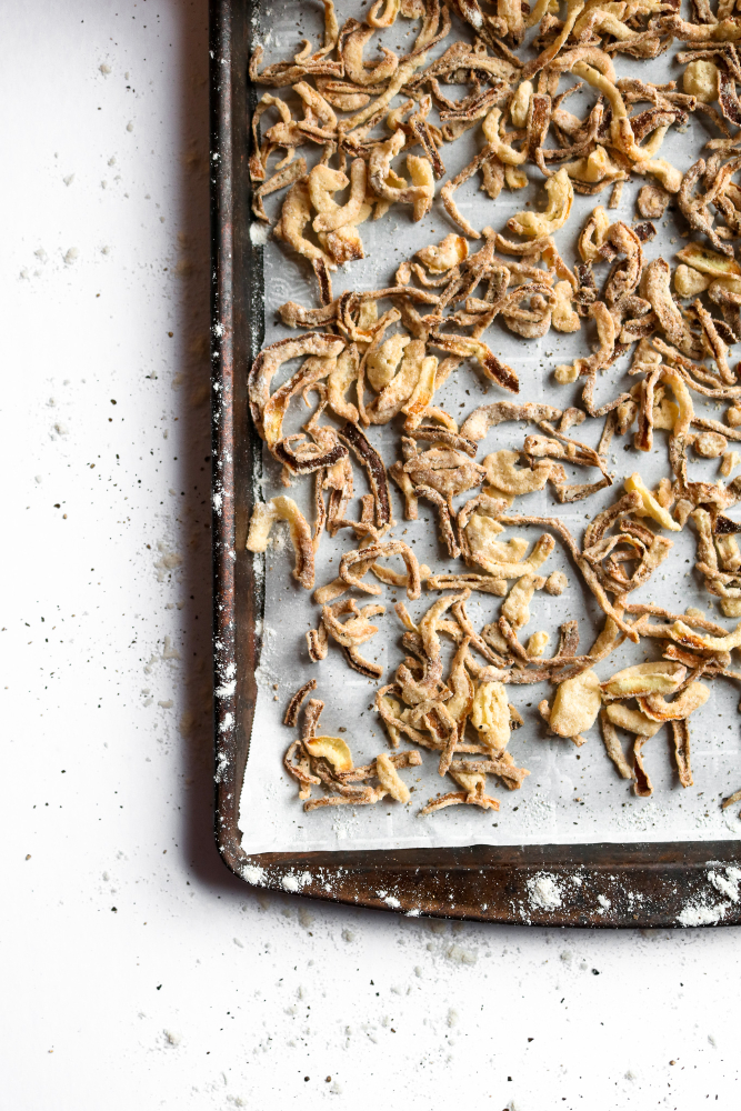 French Fried Onions in the Air Fryer - healthy, easy, and delicious! #vegan #airfryer #recipe #onions // plantpowercouple.com