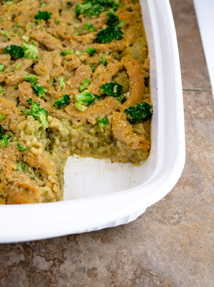 This easy vegan chicken and rice casserole is going to rock your busy winter weeknights. It's rice and veggies and gravy all cooked up and topped with meaty soy curls. Just dump, bake, and enjoy. #vegan #casserole #broccoli #soycurls #rice #veganrecipes // plantpowercouple.com