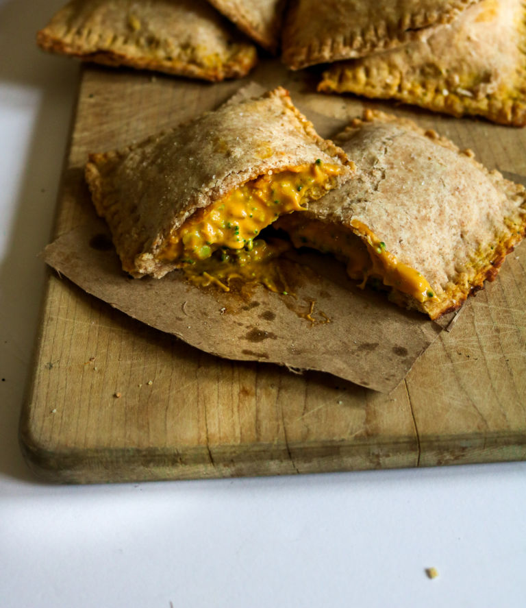 Homemade VEGAN hot pockets with an ooey gooey cheddar-y broccoli filling. Perfect for after school snacks and make-ahead lunches, freezer and kid friendly! // plantpowercouple.com