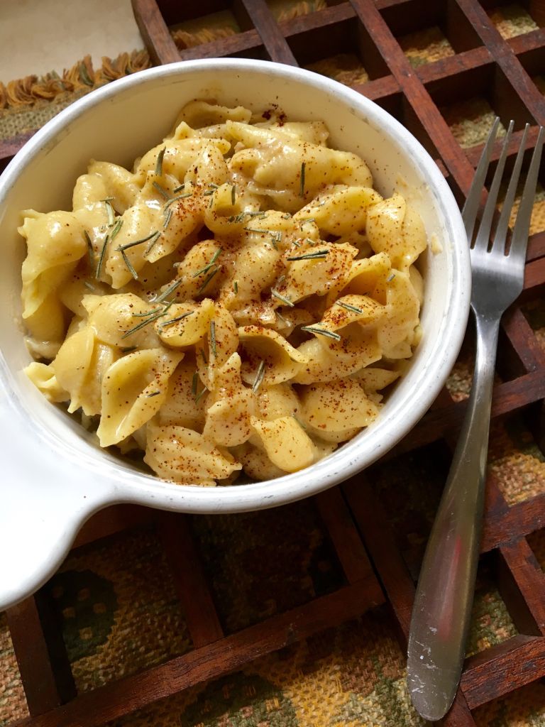 Boozy Bacon Mac n Cheese - vegan
