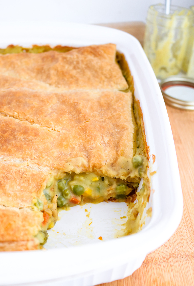 This vegan pot pie casserole is a quick, easy, and delicisously vegan version of the chicken pie I fell in love with in London back in the 90s. Made with tremendously simple and easily found ingredients, the hardest part of this dish is waiting for it to be done cooking! #vegan #vegetarian #vegandinner #potpie #soycurls #veganrecipes // plantpowercouple.com
